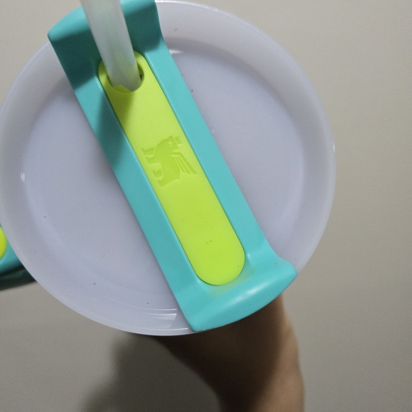 Stanley Aqua Tumbler with Handle - Picture 7 of 10